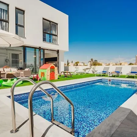 Sunnyvillas 4br New Private Pool In Pernera 빌라 프로타라스