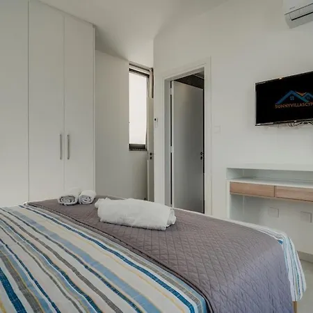 Sunnyvillas 4br New Private Pool In Pernera 빌라