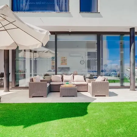 Sunnyvillas 4br New Private Pool In Pernera 빌라