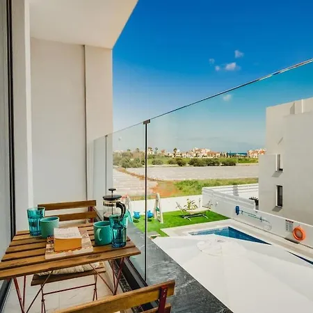 Sunnyvillas 4br New Private Pool In Pernera 빌라 *