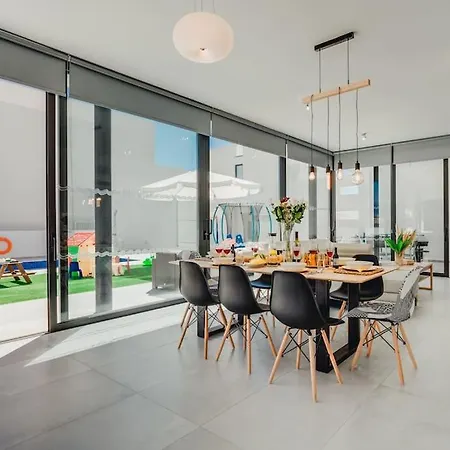 Sunnyvillas 4br New Private Pool In Pernera 빌라 프로타라스