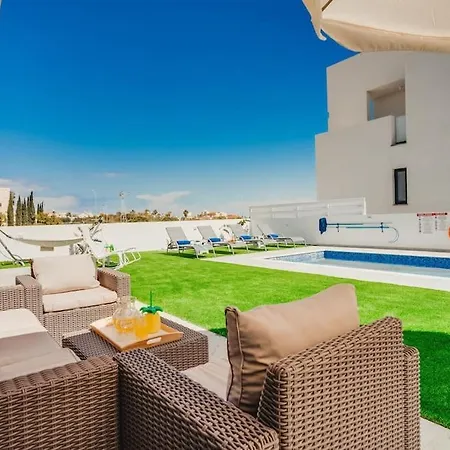 빌라 Sunnyvillas 4br New Private Pool In Pernera